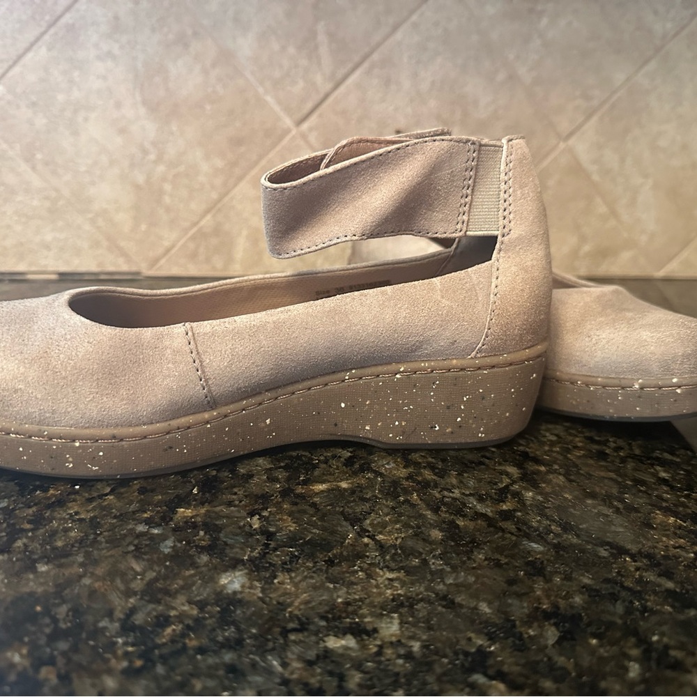 Tan Dansko Jenna Shoes with Ankle Strap - Picture 3 of 7